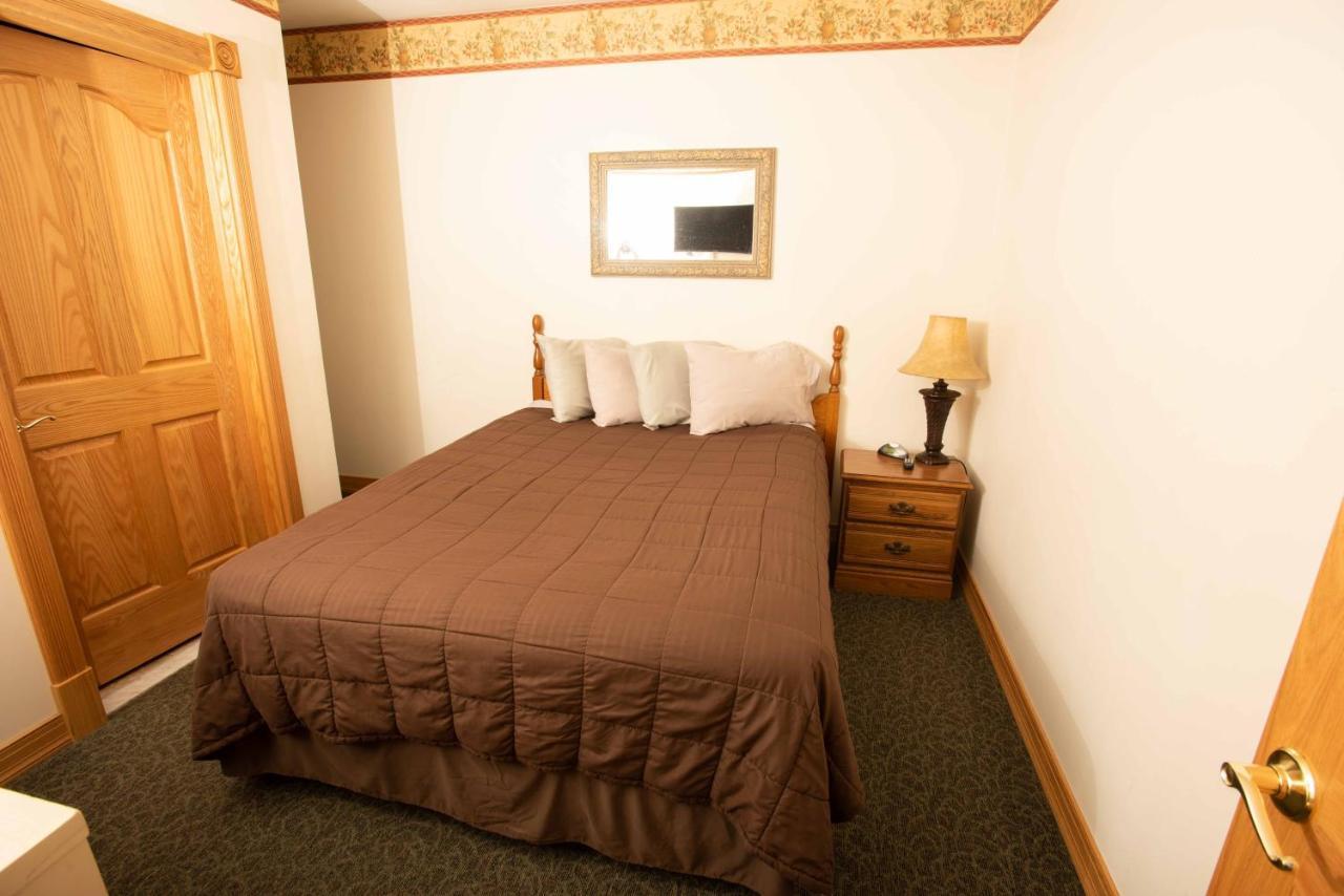 Blue Spruce Motel Massena Exterior foto