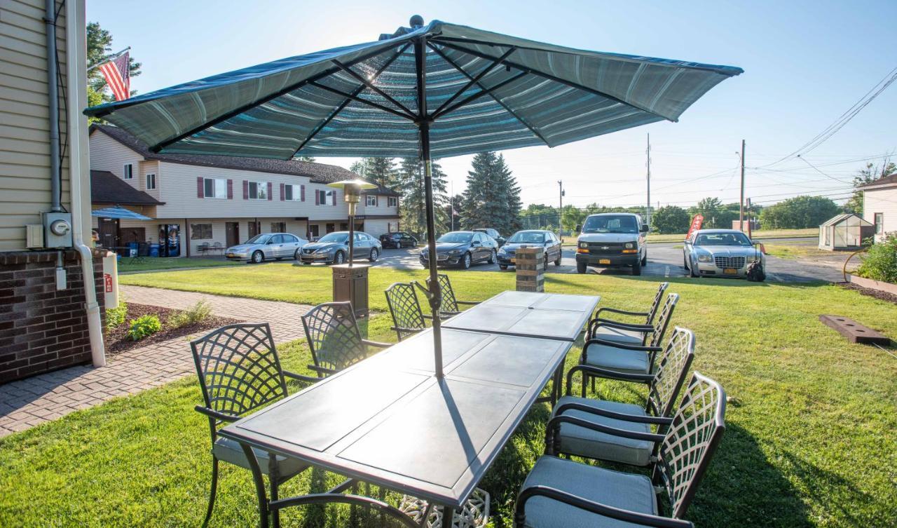 Blue Spruce Motel Massena Exterior foto