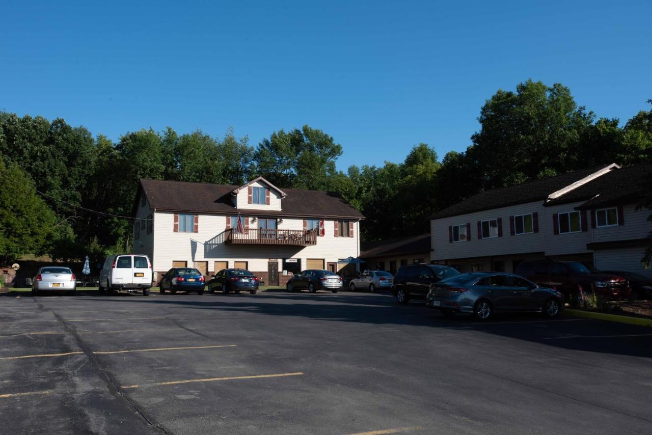 Blue Spruce Motel Massena Exterior foto