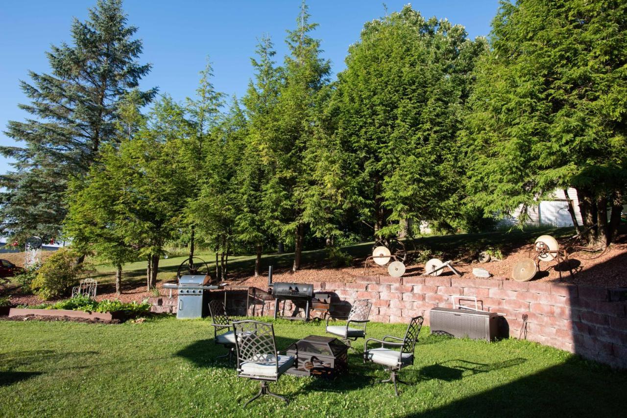 Blue Spruce Motel Massena Exterior foto